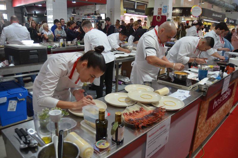 Cristina Gómez, del restaurante Fierro de Valencia, gana el Concurso de la Gamba Roja Cristina Gómez, del restaurante Fierro de Valencia, gana el Concurso de la Gamba Roja