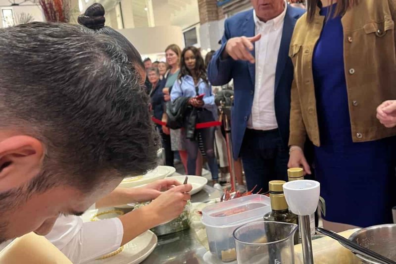 Cristina Gómez, del restaurante Fierro de Valencia, gana el Concurso de la Gamba Roja Cristina Gómez, del restaurante Fierro de Valencia, gana el Concurso de la Gamba Roja