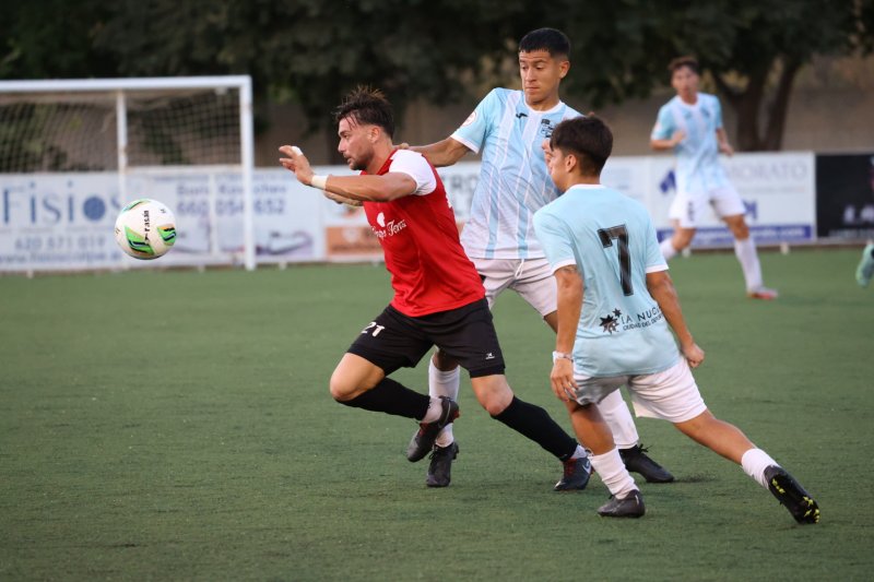 Regional Preferente: El Calpe luce un once de lujo en su primer amistoso de pretemporada Regional Preferente: El Calpe luce un once de lujo en su primer amistoso de pretemporada