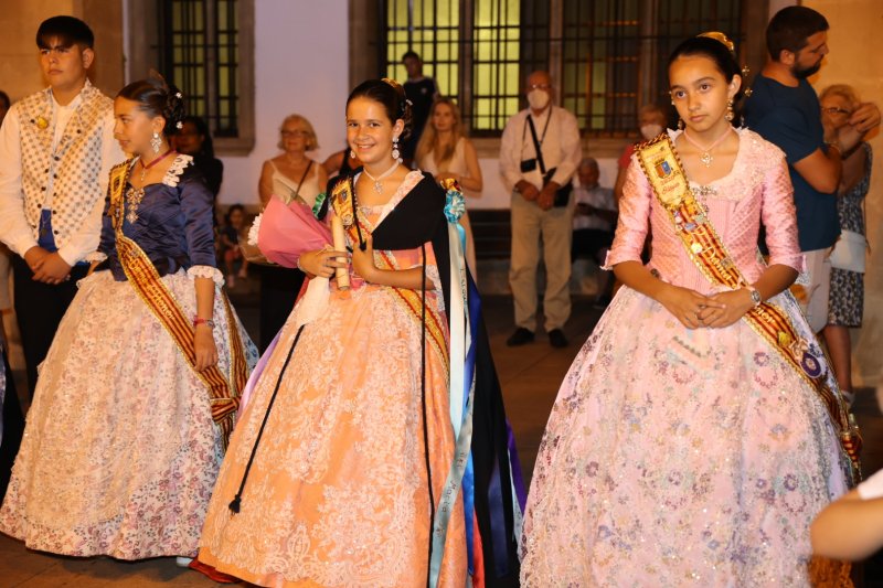L'emotiva serenata de la Tuna de Xàbia a les regines i representants de Fogueres  L'emotiva serenata de la Tuna de Xàbia a les regines i representants de Fogueres