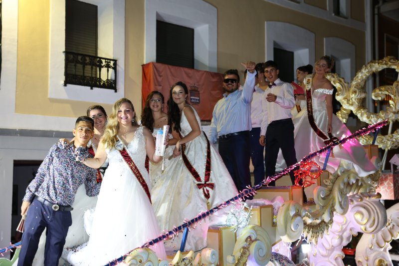 Caramels, en carrosses, i Mario Kart, en grups a peu, guanyadors de la desfilada de Beniarbeig Caramels, en carrosses, i Mario Kart, en grups a peu, guanyadors de la desfilada de Beniarbeig