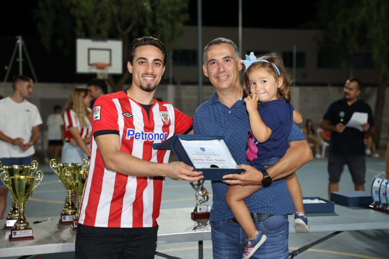 Bar Colom (senior) i Piscinas Nacionales (veterans) guanyen el Trofeu Pepe de Futbol Sala de la Xara Bar Colom (senior) i Piscinas Nacionales (veterans) guanyen el Trofeu Pepe de Futbol Sala de la Xara