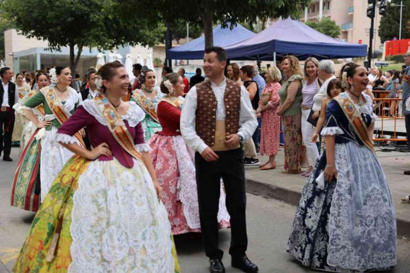 GALERIA DE FOTOS de l’acte del 75 aniversari de Fogueres de Xàbia: l’escenari s’ompli de regines i càrrecs, emocions i vivències GALERIA DE FOTOS de l’acte del 75 aniversari de Fogueres de Xàbia: l’escenari s’ompli de regines i càrrecs, emocions i vivències