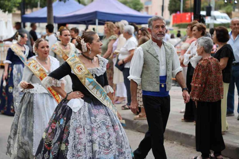 GALERIA DE FOTOS de l’acte del 75 aniversari de Fogueres de Xàbia: l’escenari s’ompli de regines i càrrecs, emocions i vivències GALERIA DE FOTOS de l’acte del 75 aniversari de Fogueres de Xàbia: l’escenari s’ompli de regines i càrrecs, emocions i vivències