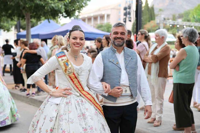 GALERIA DE FOTOS de l’acte del 75 aniversari de Fogueres de Xàbia: l’escenari s’ompli de regines i càrrecs, emocions i vivències GALERIA DE FOTOS de l’acte del 75 aniversari de Fogueres de Xàbia: l’escenari s’ompli de regines i càrrecs, emocions i vivències