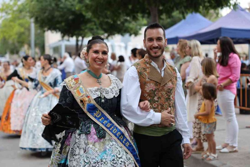 GALERIA DE FOTOS de l’acte del 75 aniversari de Fogueres de Xàbia: l’escenari s’ompli de regines i càrrecs, emocions i vivències GALERIA DE FOTOS de l’acte del 75 aniversari de Fogueres de Xàbia: l’escenari s’ompli de regines i càrrecs, emocions i vivències