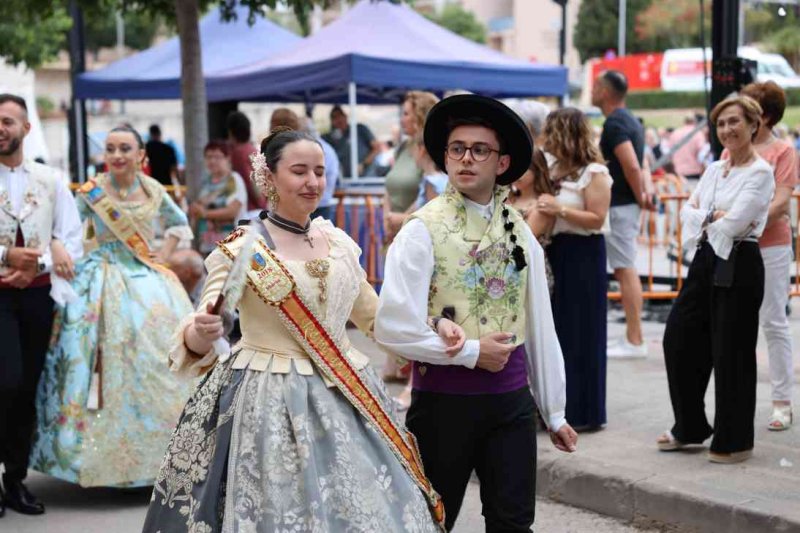 GALERIA DE FOTOS de l’acte del 75 aniversari de Fogueres de Xàbia: l’escenari s’ompli de regines i càrrecs, emocions i vivències GALERIA DE FOTOS de l’acte del 75 aniversari de Fogueres de Xàbia: l’escenari s’ompli de regines i càrrecs, emocions i vivències
