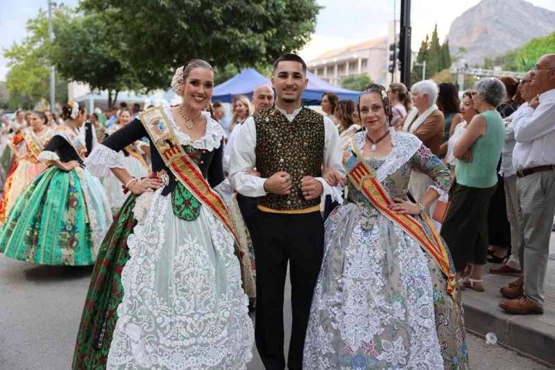 GALERIA DE FOTOS de l’acte del 75 aniversari de Fogueres de Xàbia: l’escenari s’ompli de regines i càrrecs, emocions i vivències GALERIA DE FOTOS de l’acte del 75 aniversari de Fogueres de Xàbia: l’escenari s’ompli de regines i càrrecs, emocions i vivències