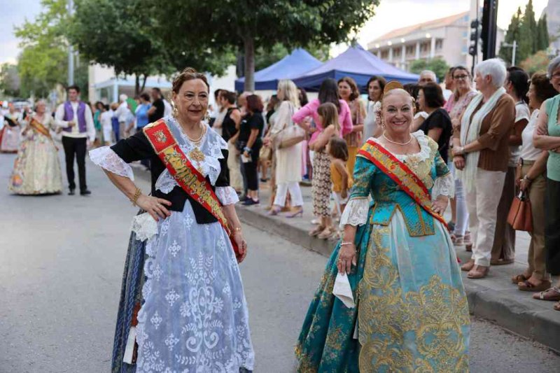 GALERIA DE FOTOS de l’acte del 75 aniversari de Fogueres de Xàbia: l’escenari s’ompli de regines i càrrecs, emocions i vivències GALERIA DE FOTOS de l’acte del 75 aniversari de Fogueres de Xàbia: l’escenari s’ompli de regines i càrrecs, emocions i vivències