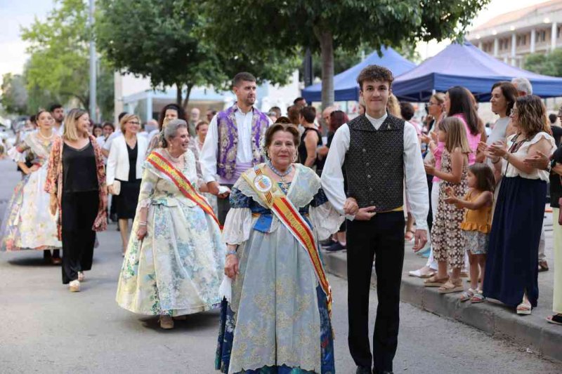 GALERIA DE FOTOS de l’acte del 75 aniversari de Fogueres de Xàbia: l’escenari s’ompli de regines i càrrecs, emocions i vivències GALERIA DE FOTOS de l’acte del 75 aniversari de Fogueres de Xàbia: l’escenari s’ompli de regines i càrrecs, emocions i vivències