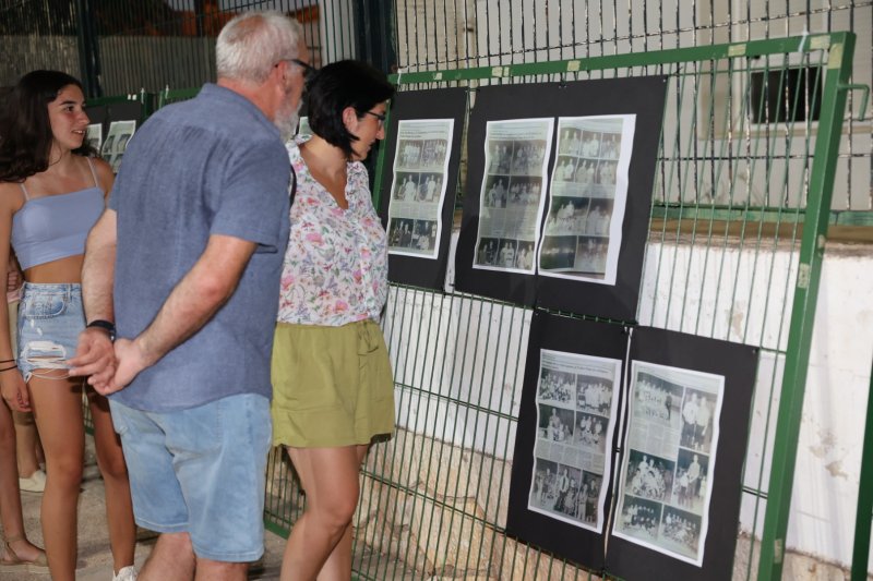 Bar Colom (senior) i Piscinas Nacionales (veterans) guanyen el Trofeu Pepe de Futbol Sala de la Xara Bar Colom (senior) i Piscinas Nacionales (veterans) guanyen el Trofeu Pepe de Futbol Sala de la Xara