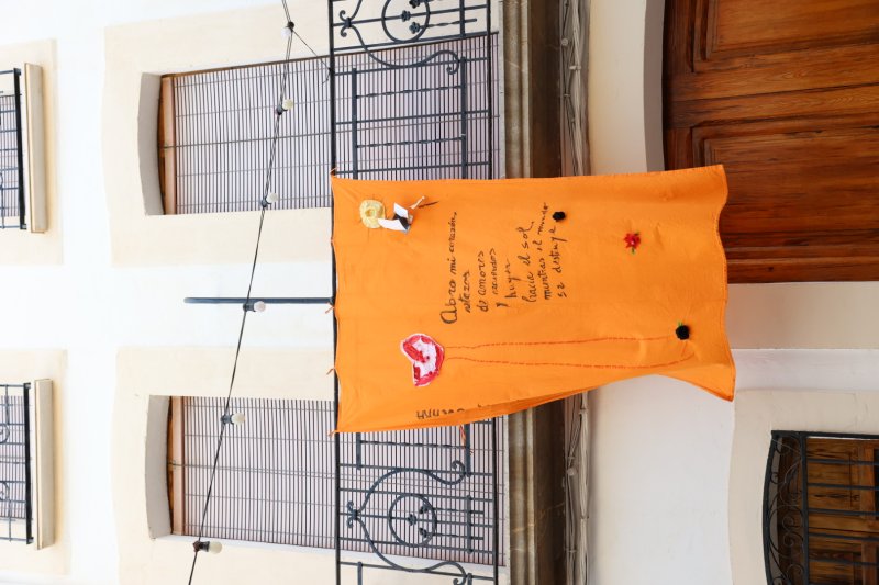 Art al Vent ja llueix els més de mig centenar de cobertors al Carrer La Bassa de Gata Art al Vent ja llueix els més de mig centenar de cobertors al Carrer La Bassa de Gata