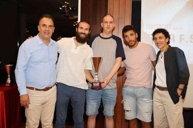 Gala de trofeos de Acydma: Doblete de Kamarka en veteranos, y en fútbol sala Liga para Bámbola y Copa para Pinturas Juanvi Gala de trofeos de Acydma: Doblete de Kamarka en veteranos, y en fútbol sala Liga para Bámbola y Copa para Pinturas Juanvi