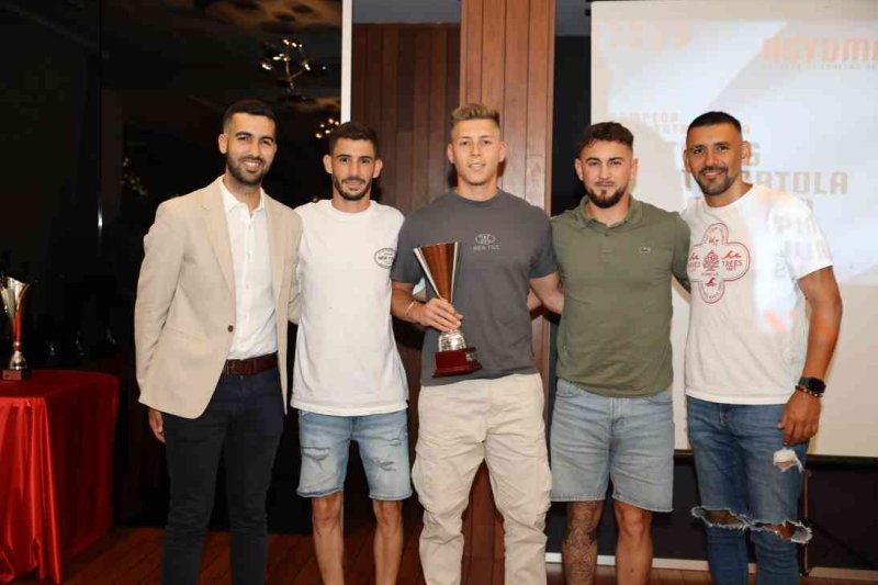 Gala de trofeos de Acydma: Doblete de Kamarka en veteranos, y en fútbol sala Liga para Bámbola y Copa para Pinturas Juanvi Gala de trofeos de Acydma: Doblete de Kamarka en veteranos, y en fútbol sala Liga para Bámbola y Copa para Pinturas Juanvi