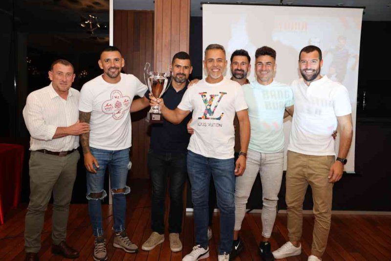 Gala de trofeos de Acydma: Doblete de Kamarka en veteranos, y en fútbol sala Liga para Bámbola y Copa para Pinturas Juanvi Gala de trofeos de Acydma: Doblete de Kamarka en veteranos, y en fútbol sala Liga para Bámbola y Copa para Pinturas Juanvi