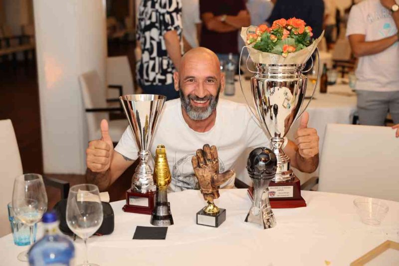 Gala de trofeos de Acydma: Doblete de Kamarka en veteranos, y en fútbol sala Liga para Bámbola y Copa para Pinturas Juanvi Gala de trofeos de Acydma: Doblete de Kamarka en veteranos, y en fútbol sala Liga para Bámbola y Copa para Pinturas Juanvi