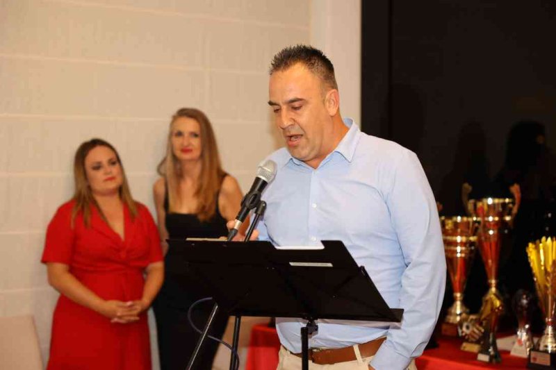 Gala de trofeos de Acydma: Doblete de Kamarka en veteranos, y en fútbol sala Liga para Bámbola y Copa para Pinturas Juanvi Gala de trofeos de Acydma: Doblete de Kamarka en veteranos, y en fútbol sala Liga para Bámbola y Copa para Pinturas Juanvi