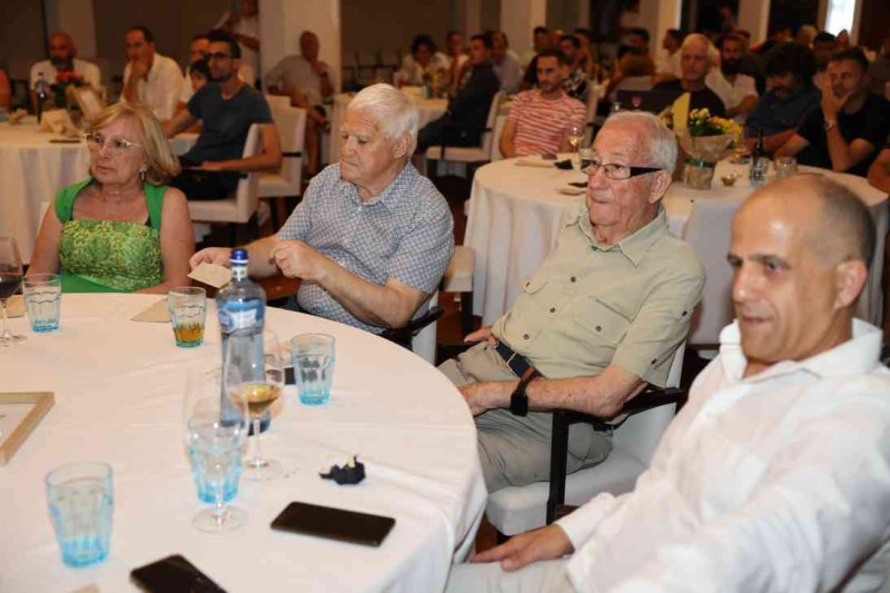 Gala de trofeos de Acydma: Doblete de Kamarka en veteranos, y en fútbol sala Liga para Bámbola y Copa para Pinturas Juanvi Gala de trofeos de Acydma: Doblete de Kamarka en veteranos, y en fútbol sala Liga para Bámbola y Copa para Pinturas Juanvi