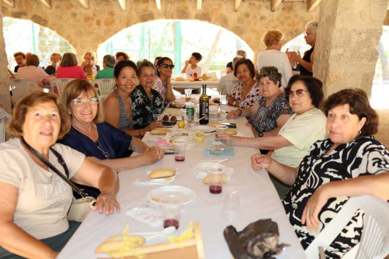 GALERÍA DE FOTOS: Las Amas de Casa de Xàbia disfrutan de su día grande GALERÍA DE FOTOS: Las Amas de Casa de Xàbia disfrutan de su día grande