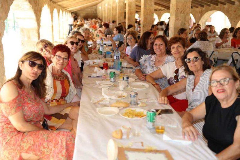 GALERÍA DE FOTOS: Las Amas de Casa de Xàbia disfrutan de su día grande GALERÍA DE FOTOS: Las Amas de Casa de Xàbia disfrutan de su día grande