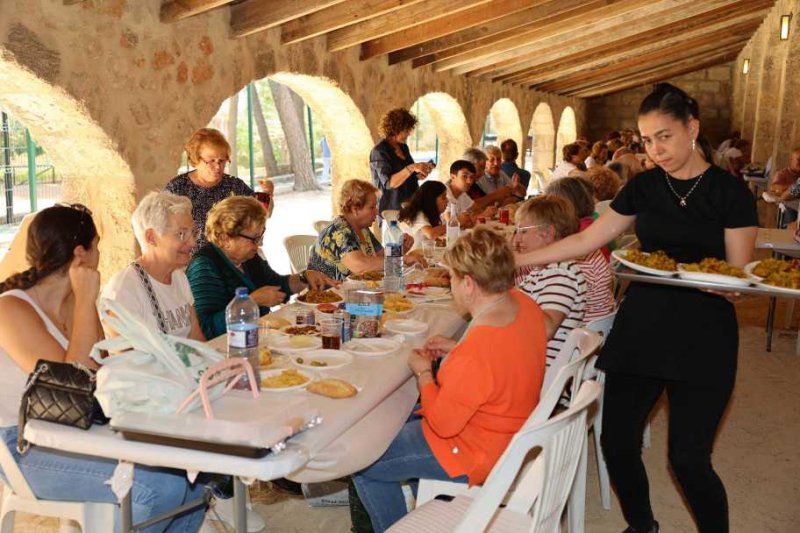 GALERÍA DE FOTOS: Las Amas de Casa de Xàbia disfrutan de su día grande GALERÍA DE FOTOS: Las Amas de Casa de Xàbia disfrutan de su día grande