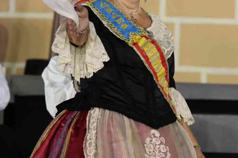 GALERIA DE FOTOS de l’acte del 75 aniversari de Fogueres de Xàbia: l’escenari s’ompli de regines i càrrecs, emocions i vivències GALERIA DE FOTOS de l’acte del 75 aniversari de Fogueres de Xàbia: l’escenari s’ompli de regines i càrrecs, emocions i vivències