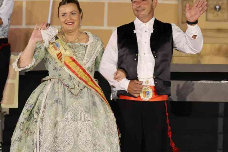 GALERIA DE FOTOS de l’acte del 75 aniversari de Fogueres de Xàbia: l’escenari s’ompli de regines i càrrecs, emocions i vivències GALERIA DE FOTOS de l’acte del 75 aniversari de Fogueres de Xàbia: l’escenari s’ompli de regines i càrrecs, emocions i vivències