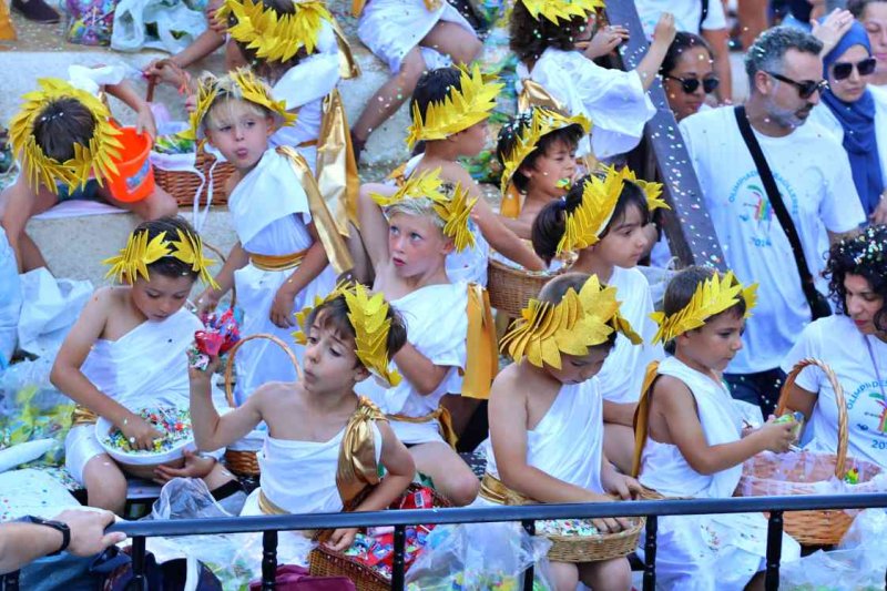 GALERIA de FOTOS de la DESFILADA de CARROSSES de les FOGUERES de XÀBIA GALERIA de FOTOS de la DESFILADA de CARROSSES de les FOGUERES de XÀBIA