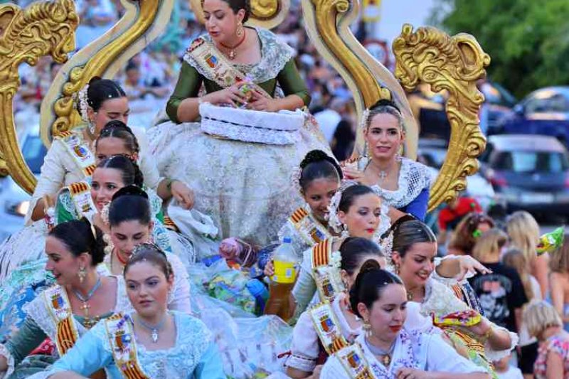 GALERIA de FOTOS de la DESFILADA de CARROSSES de les FOGUERES de XÀBIA GALERIA de FOTOS de la DESFILADA de CARROSSES de les FOGUERES de XÀBIA