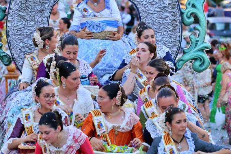 GALERIA de FOTOS de la DESFILADA de CARROSSES de les FOGUERES de XÀBIA GALERIA de FOTOS de la DESFILADA de CARROSSES de les FOGUERES de XÀBIA