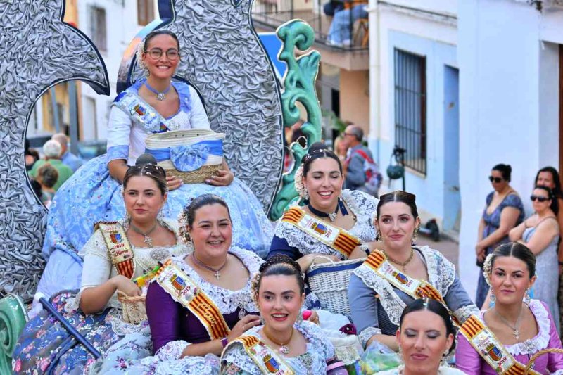 GALERIA de FOTOS de la DESFILADA de CARROSSES de les FOGUERES de XÀBIA GALERIA de FOTOS de la DESFILADA de CARROSSES de les FOGUERES de XÀBIA