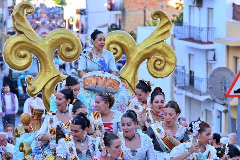 GALERIA de FOTOS de la DESFILADA de CARROSSES de les FOGUERES de XÀBIA GALERIA de FOTOS de la DESFILADA de CARROSSES de les FOGUERES de XÀBIA