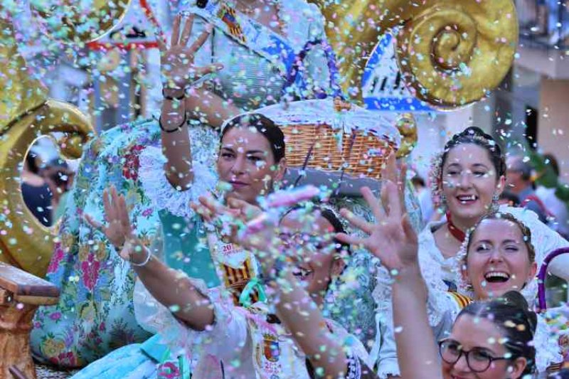 GALERIA de FOTOS de la DESFILADA de CARROSSES de les FOGUERES de XÀBIA GALERIA de FOTOS de la DESFILADA de CARROSSES de les FOGUERES de XÀBIA