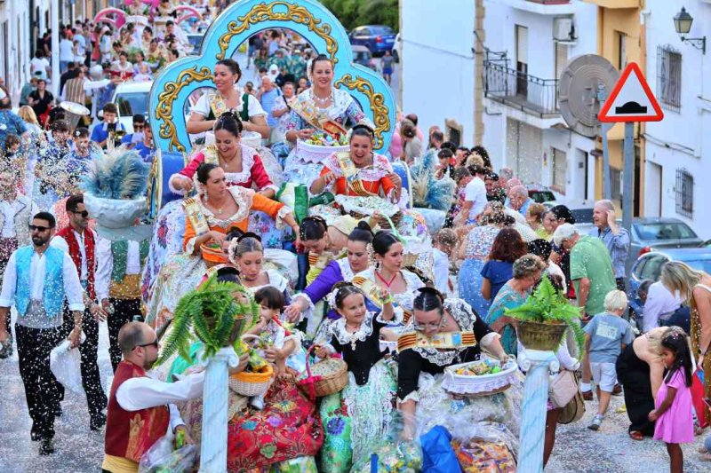 GALERIA de FOTOS de la DESFILADA de CARROSSES de les FOGUERES de XÀBIA GALERIA de FOTOS de la DESFILADA de CARROSSES de les FOGUERES de XÀBIA