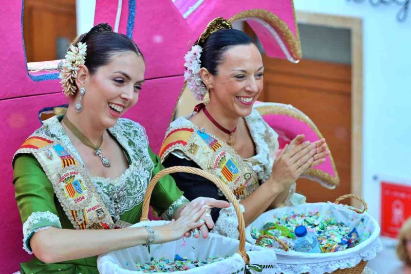 GALERIA de FOTOS de la DESFILADA de CARROSSES de les FOGUERES de XÀBIA GALERIA de FOTOS de la DESFILADA de CARROSSES de les FOGUERES de XÀBIA