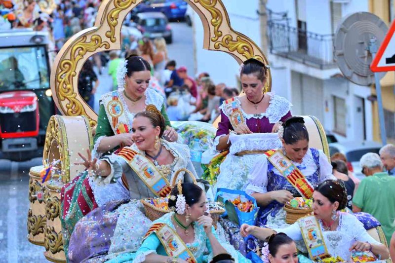 GALERIA de FOTOS de la DESFILADA de CARROSSES de les FOGUERES de XÀBIA GALERIA de FOTOS de la DESFILADA de CARROSSES de les FOGUERES de XÀBIA