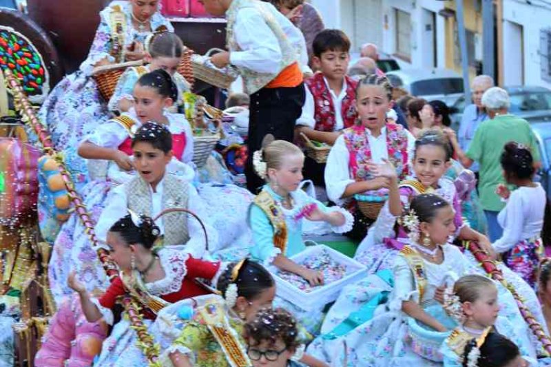 GALERIA de FOTOS de la DESFILADA de CARROSSES de les FOGUERES de XÀBIA GALERIA de FOTOS de la DESFILADA de CARROSSES de les FOGUERES de XÀBIA