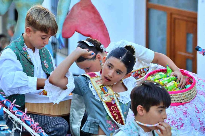 GALERIA de FOTOS de la DESFILADA de CARROSSES de les FOGUERES de XÀBIA GALERIA de FOTOS de la DESFILADA de CARROSSES de les FOGUERES de XÀBIA