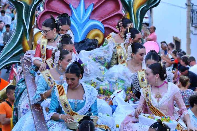 GALERIA de FOTOS de la DESFILADA de CARROSSES de les FOGUERES de XÀBIA GALERIA de FOTOS de la DESFILADA de CARROSSES de les FOGUERES de XÀBIA