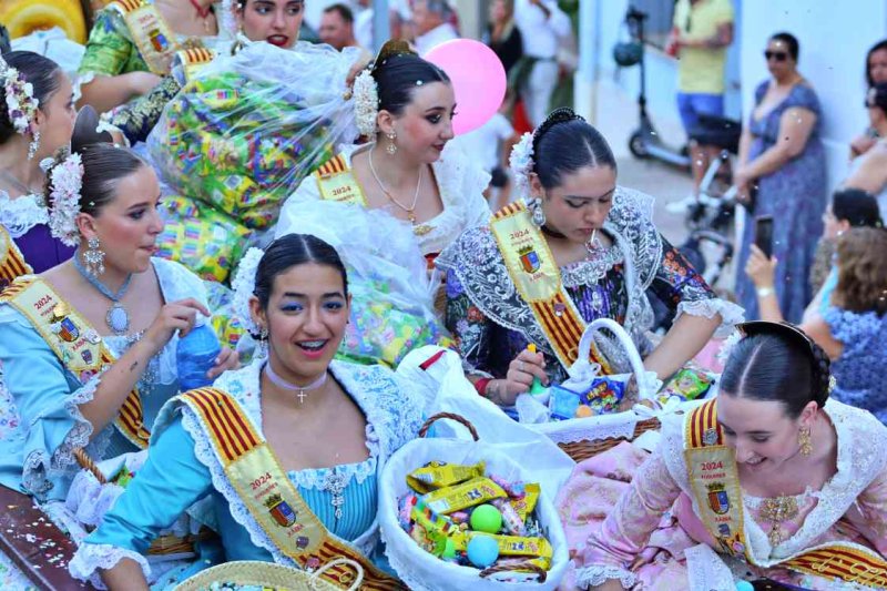 GALERIA de FOTOS de la DESFILADA de CARROSSES de les FOGUERES de XÀBIA GALERIA de FOTOS de la DESFILADA de CARROSSES de les FOGUERES de XÀBIA