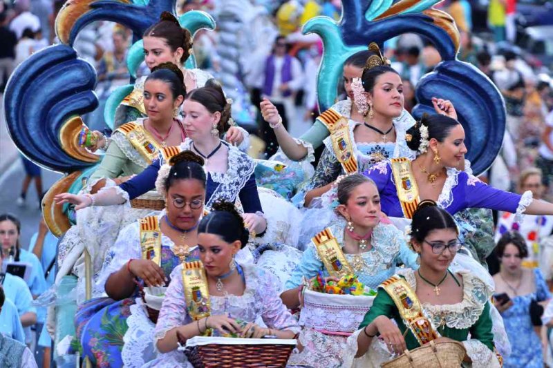 GALERIA de FOTOS de la DESFILADA de CARROSSES de les FOGUERES de XÀBIA GALERIA de FOTOS de la DESFILADA de CARROSSES de les FOGUERES de XÀBIA