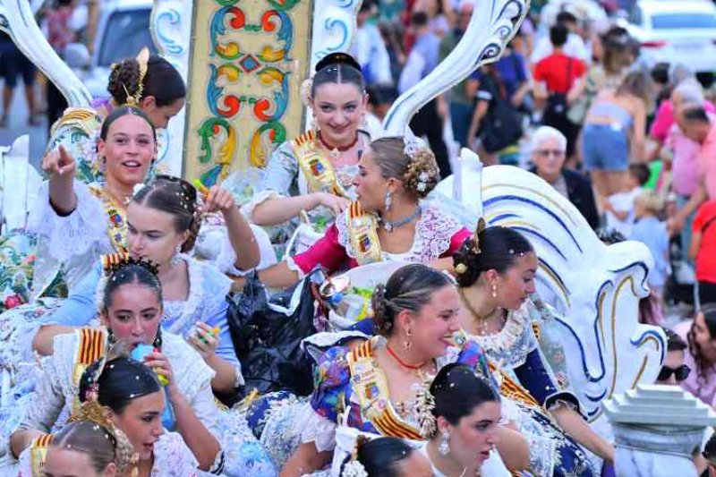 GALERIA de FOTOS de la DESFILADA de CARROSSES de les FOGUERES de XÀBIA GALERIA de FOTOS de la DESFILADA de CARROSSES de les FOGUERES de XÀBIA