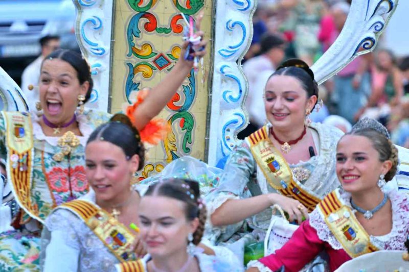 GALERIA de FOTOS de la DESFILADA de CARROSSES de les FOGUERES de XÀBIA GALERIA de FOTOS de la DESFILADA de CARROSSES de les FOGUERES de XÀBIA