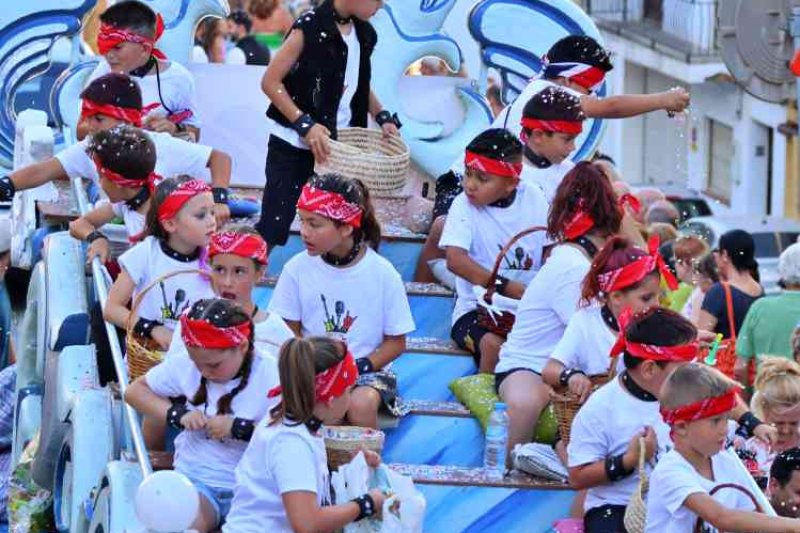 GALERIA de FOTOS de la DESFILADA de CARROSSES de les FOGUERES de XÀBIA GALERIA de FOTOS de la DESFILADA de CARROSSES de les FOGUERES de XÀBIA