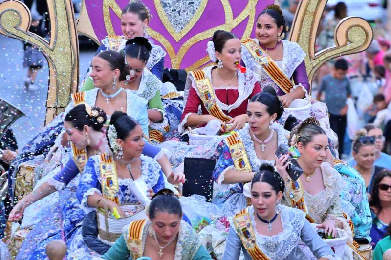 GALERIA de FOTOS de la DESFILADA de CARROSSES de les FOGUERES de XÀBIA GALERIA de FOTOS de la DESFILADA de CARROSSES de les FOGUERES de XÀBIA