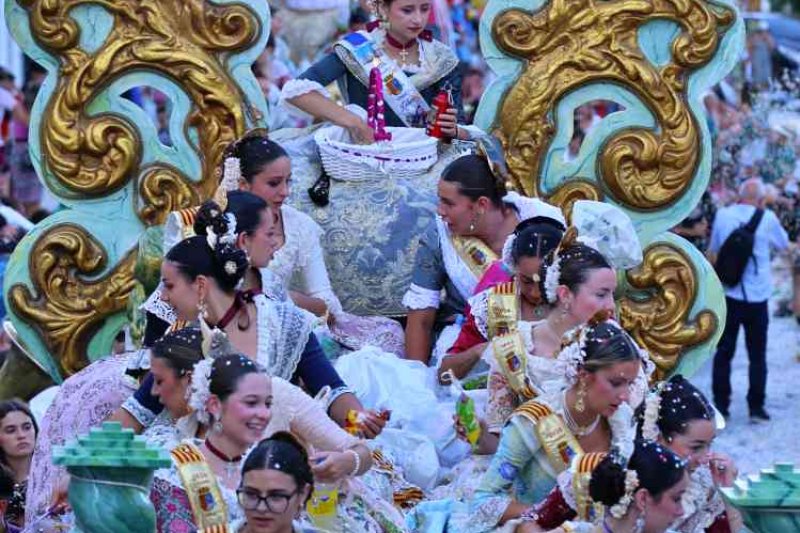 GALERIA de FOTOS de la DESFILADA de CARROSSES de les FOGUERES de XÀBIA GALERIA de FOTOS de la DESFILADA de CARROSSES de les FOGUERES de XÀBIA