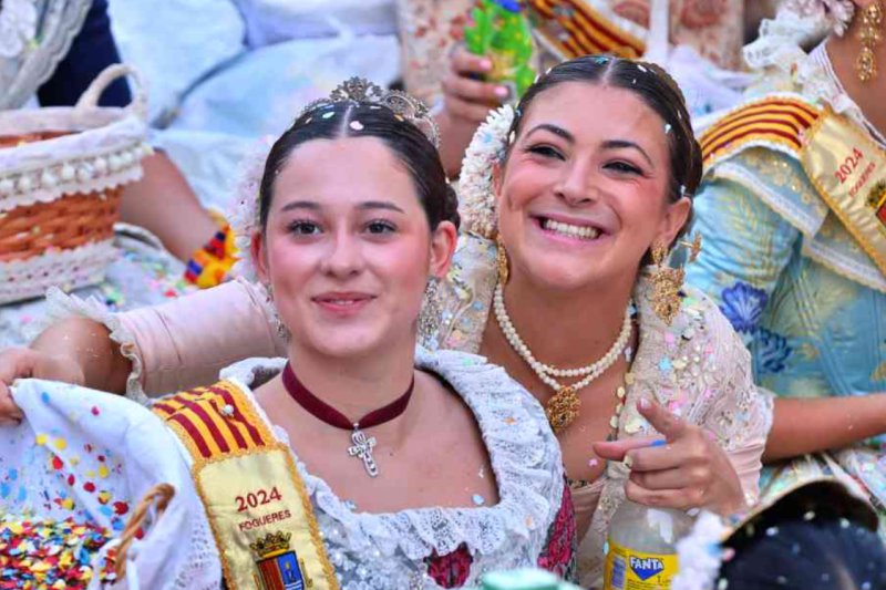 GALERIA de FOTOS de la DESFILADA de CARROSSES de les FOGUERES de XÀBIA GALERIA de FOTOS de la DESFILADA de CARROSSES de les FOGUERES de XÀBIA