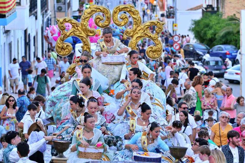 GALERIA de FOTOS de la DESFILADA de CARROSSES de les FOGUERES de XÀBIA GALERIA de FOTOS de la DESFILADA de CARROSSES de les FOGUERES de XÀBIA