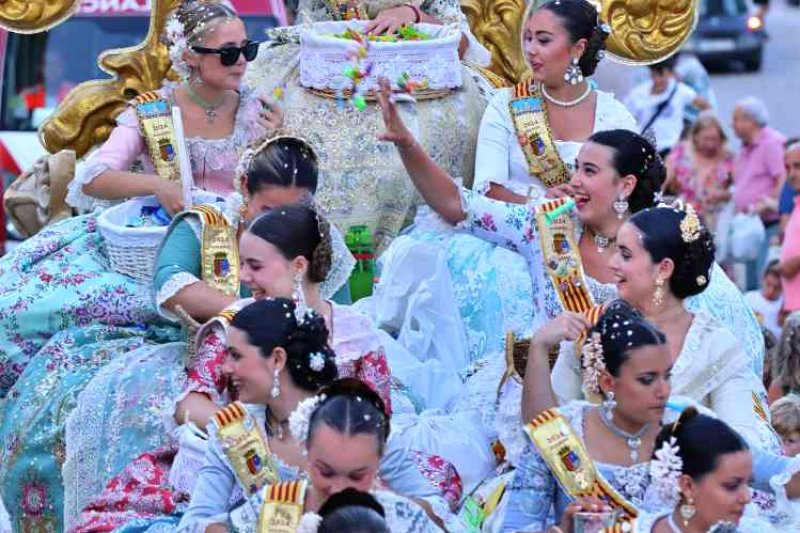 GALERIA de FOTOS de la DESFILADA de CARROSSES de les FOGUERES de XÀBIA GALERIA de FOTOS de la DESFILADA de CARROSSES de les FOGUERES de XÀBIA