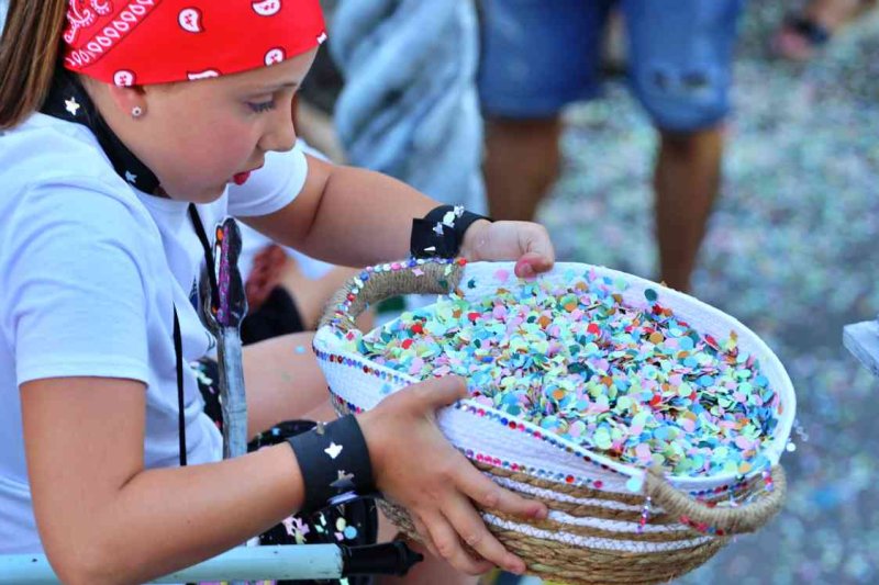 GALERIA de FOTOS de la DESFILADA de CARROSSES de les FOGUERES de XÀBIA GALERIA de FOTOS de la DESFILADA de CARROSSES de les FOGUERES de XÀBIA